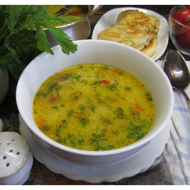 Toyuq şorbası yarım pors